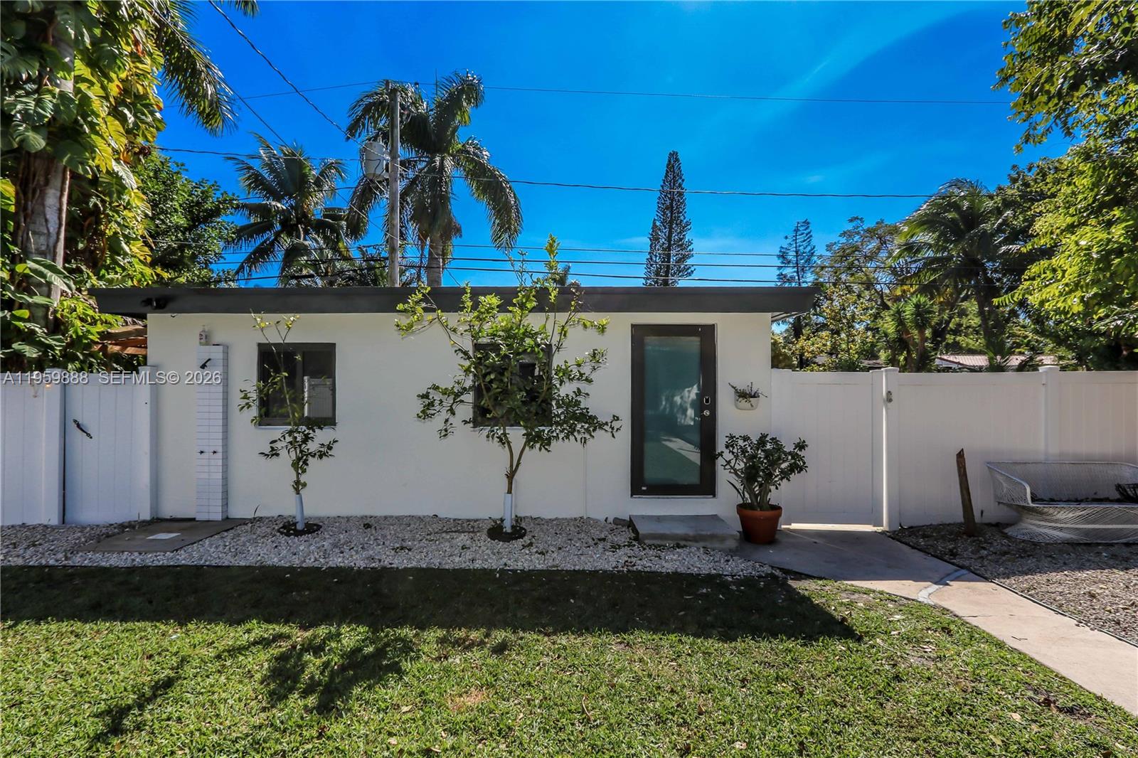 1516 Mayo St Hollywood, FL 33020