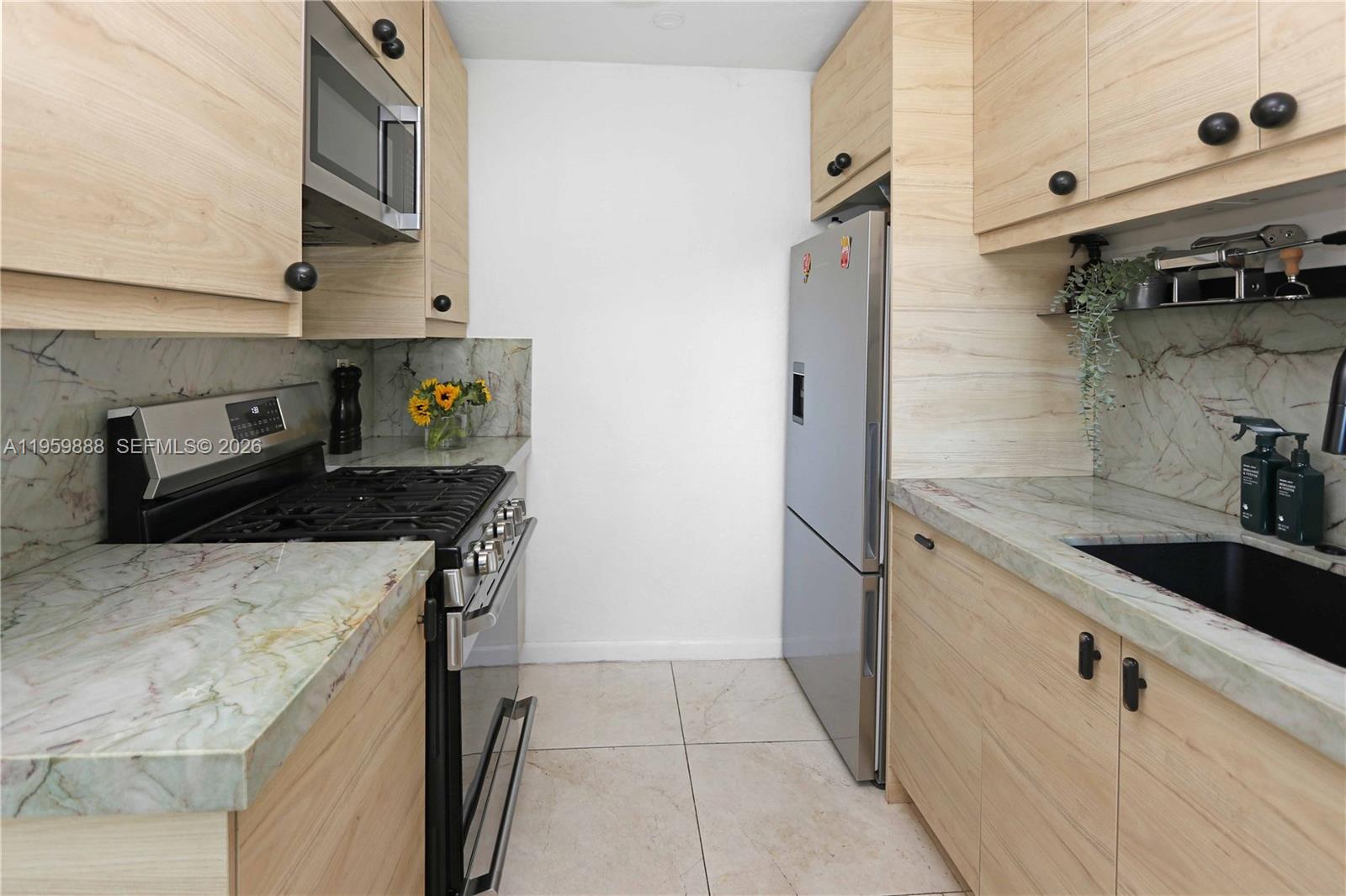 1516 Mayo St Hollywood, FL 33020