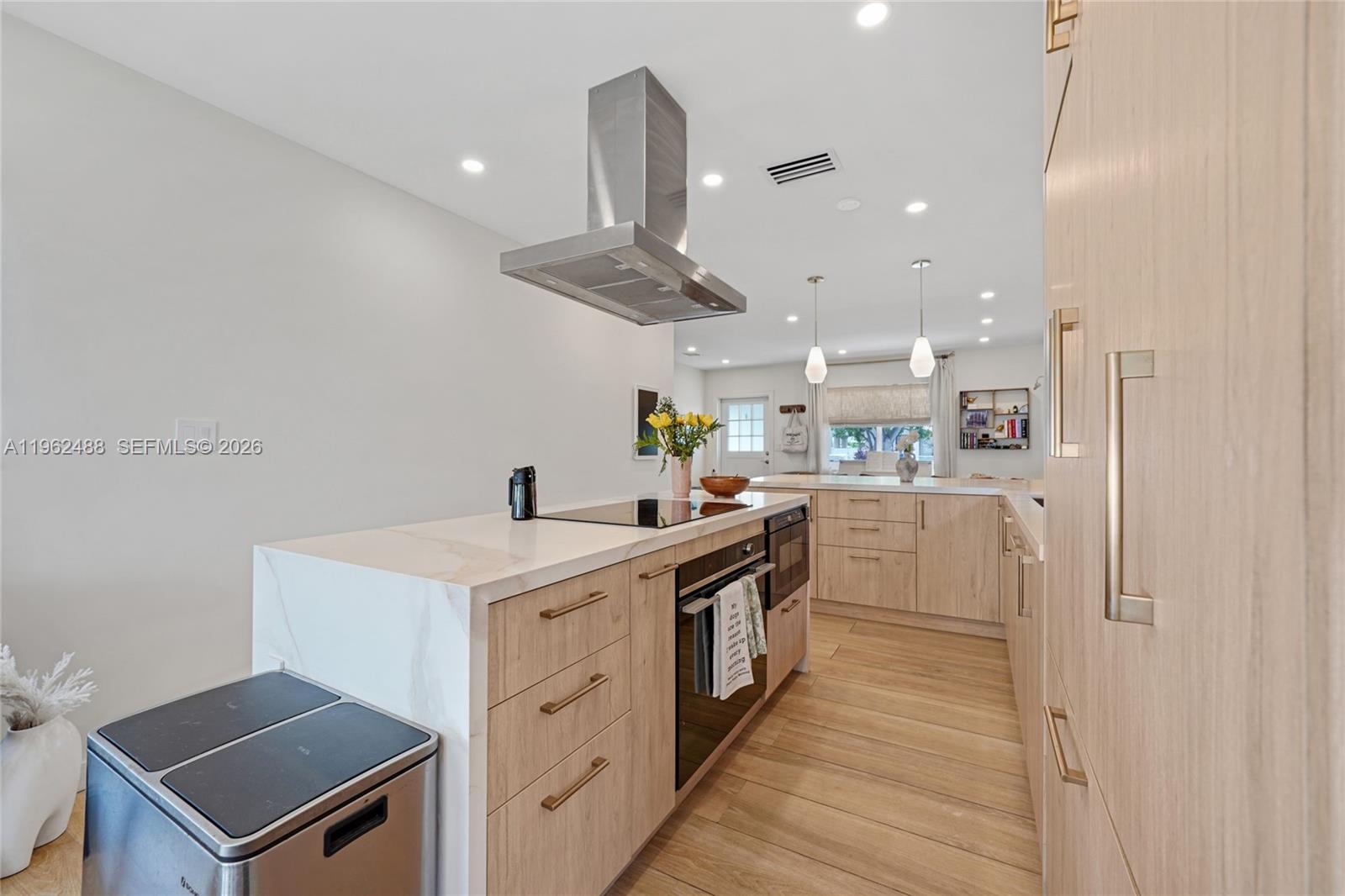 1737 SW 11th St Miami, FL 33135