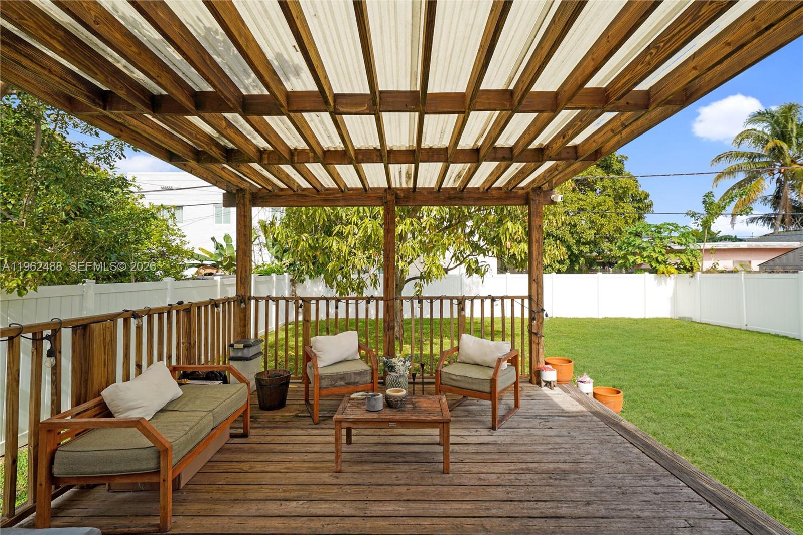 1737 SW 11th St Miami, FL 33135