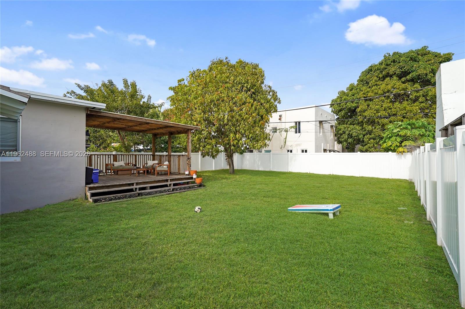 1737 SW 11th St Miami, FL 33135