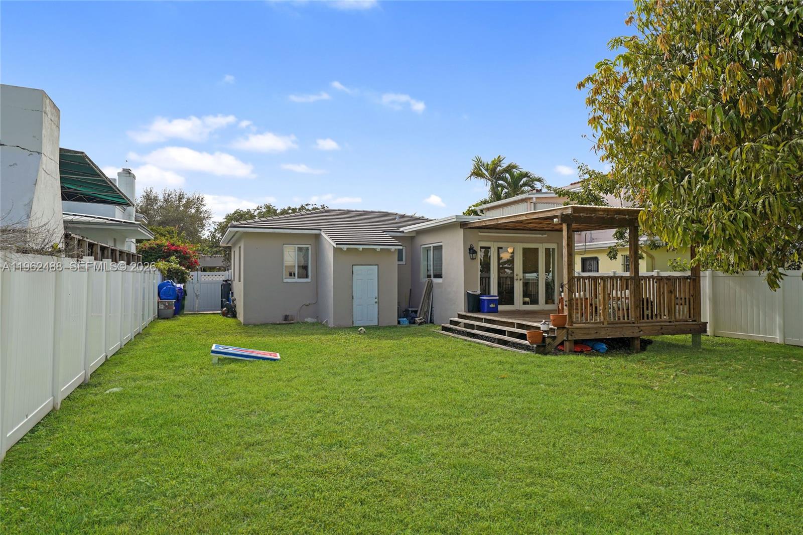 1737 SW 11th St Miami, FL 33135