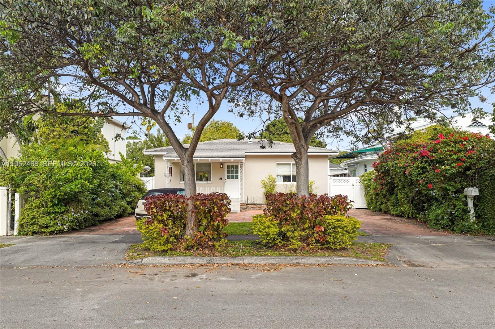 1737 SW 11th St Miami, FL 33135