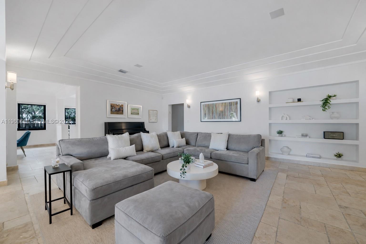 744 Lakeview Dr Miami Beach, FL 33140