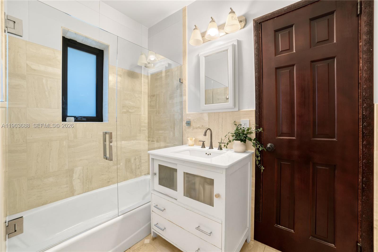 744 Lakeview Dr Miami Beach, FL 33140