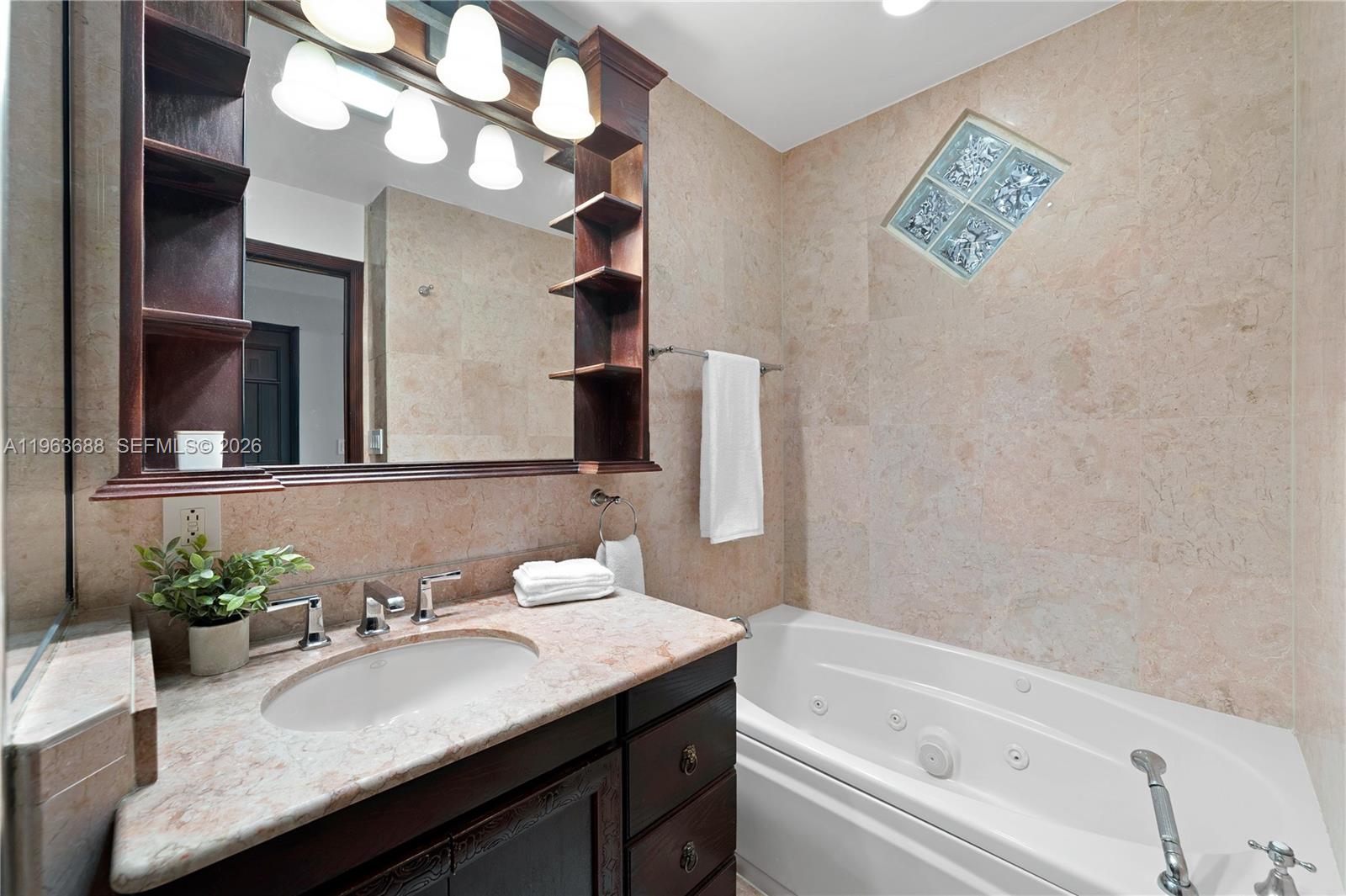 744 Lakeview Dr Miami Beach, FL 33140