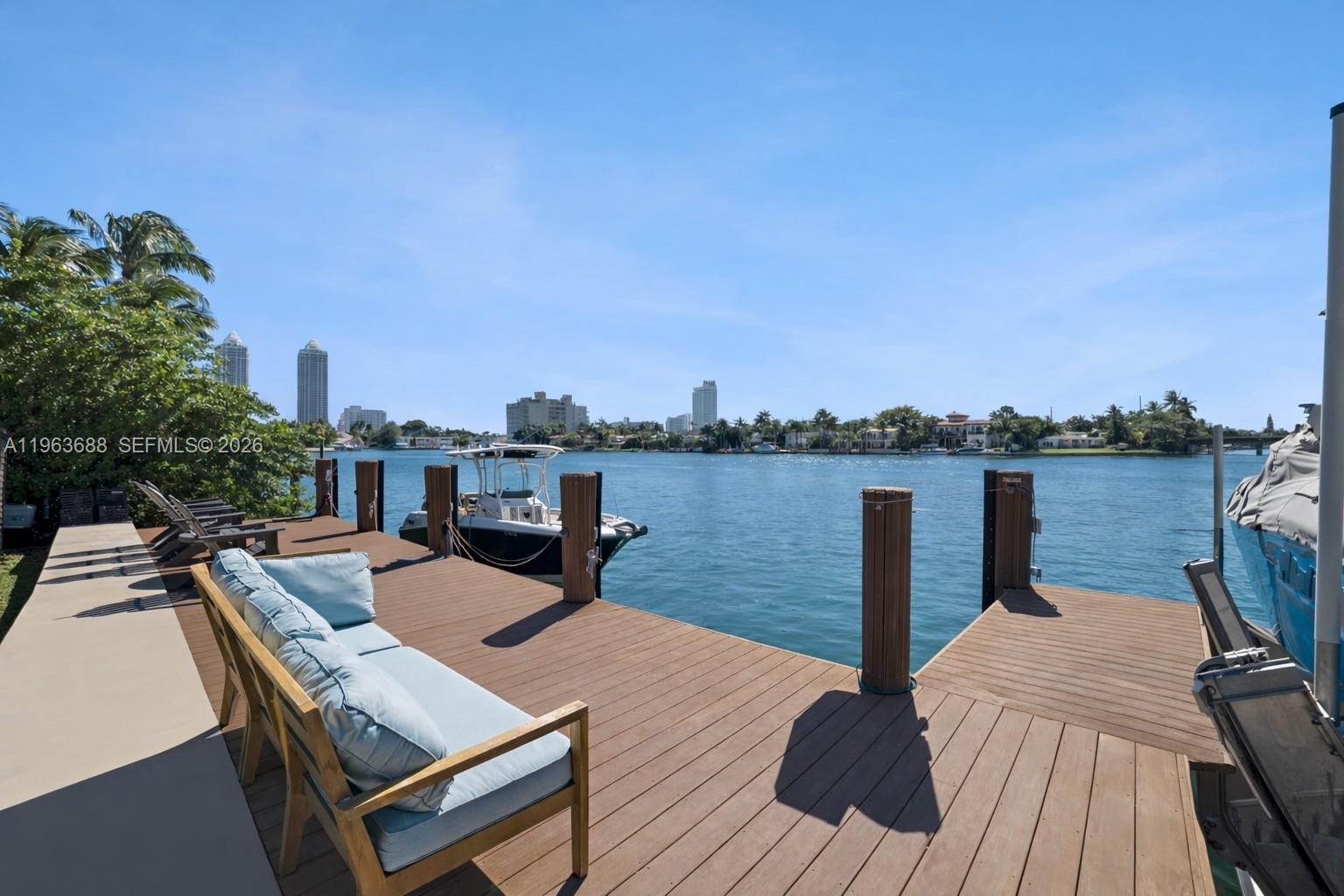 744 Lakeview Dr Miami Beach, FL 33140