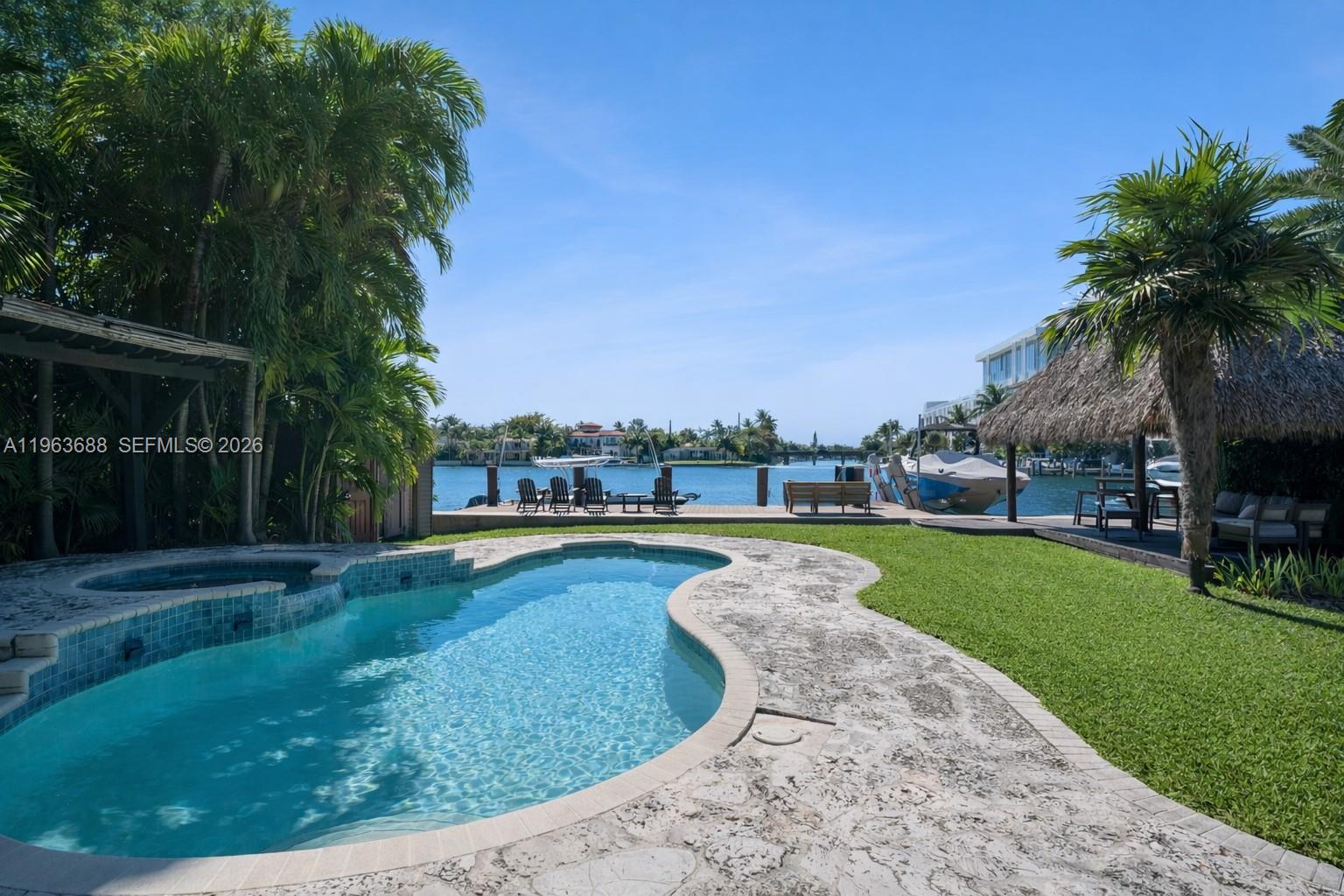 744 Lakeview Dr Miami Beach, FL 33140