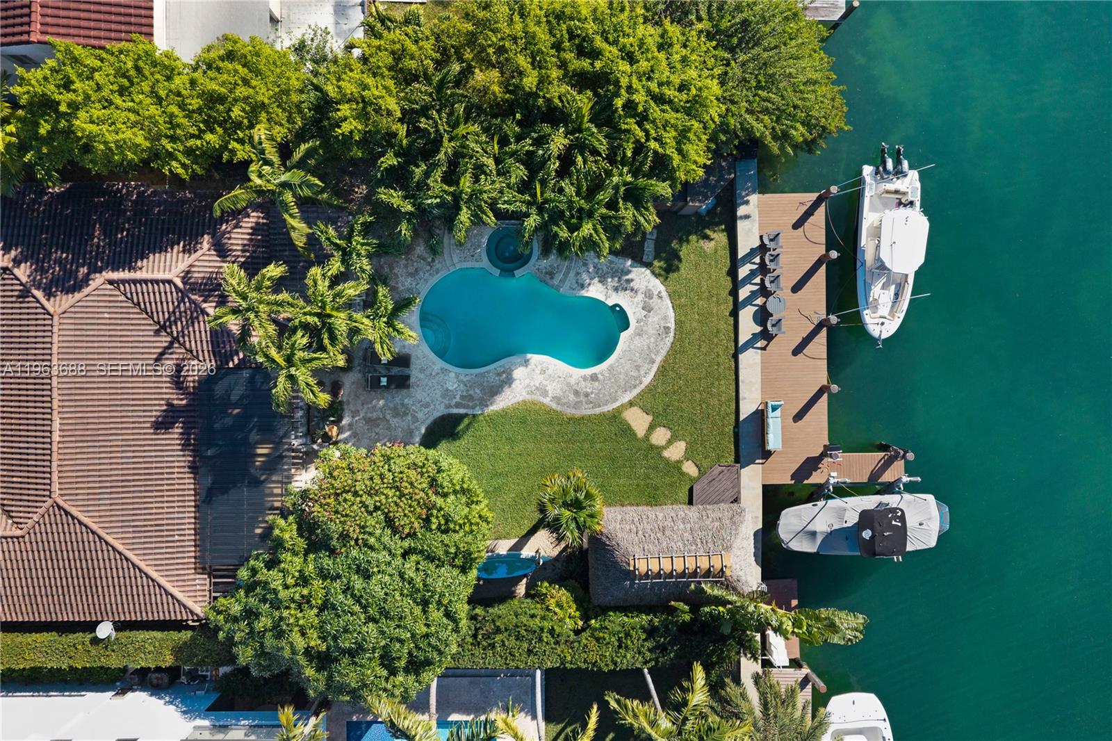 744 Lakeview Dr Miami Beach, FL 33140