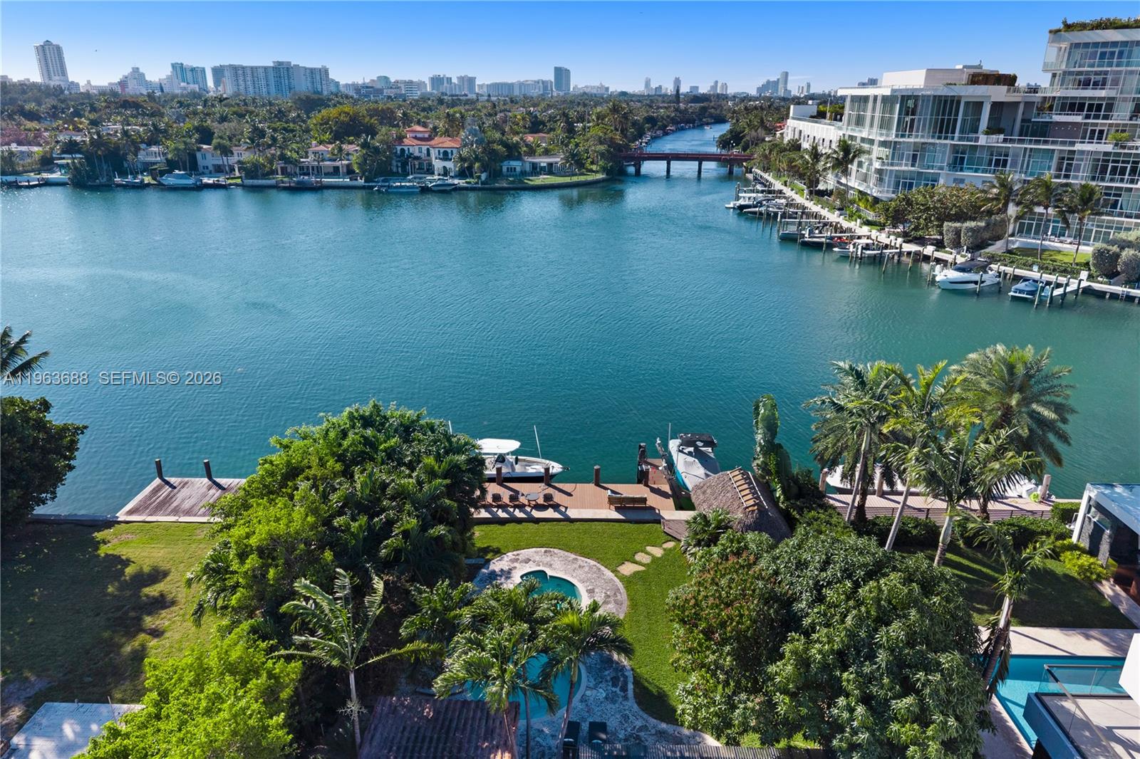 744 Lakeview Dr Miami Beach, FL 33140