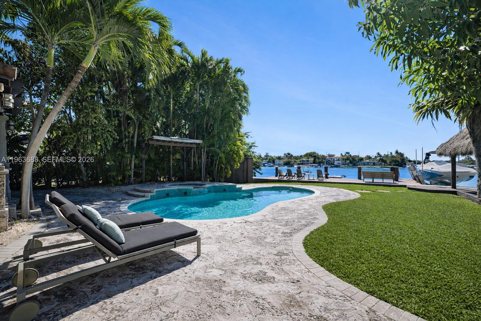 744 Lakeview Dr Miami Beach, FL 33140