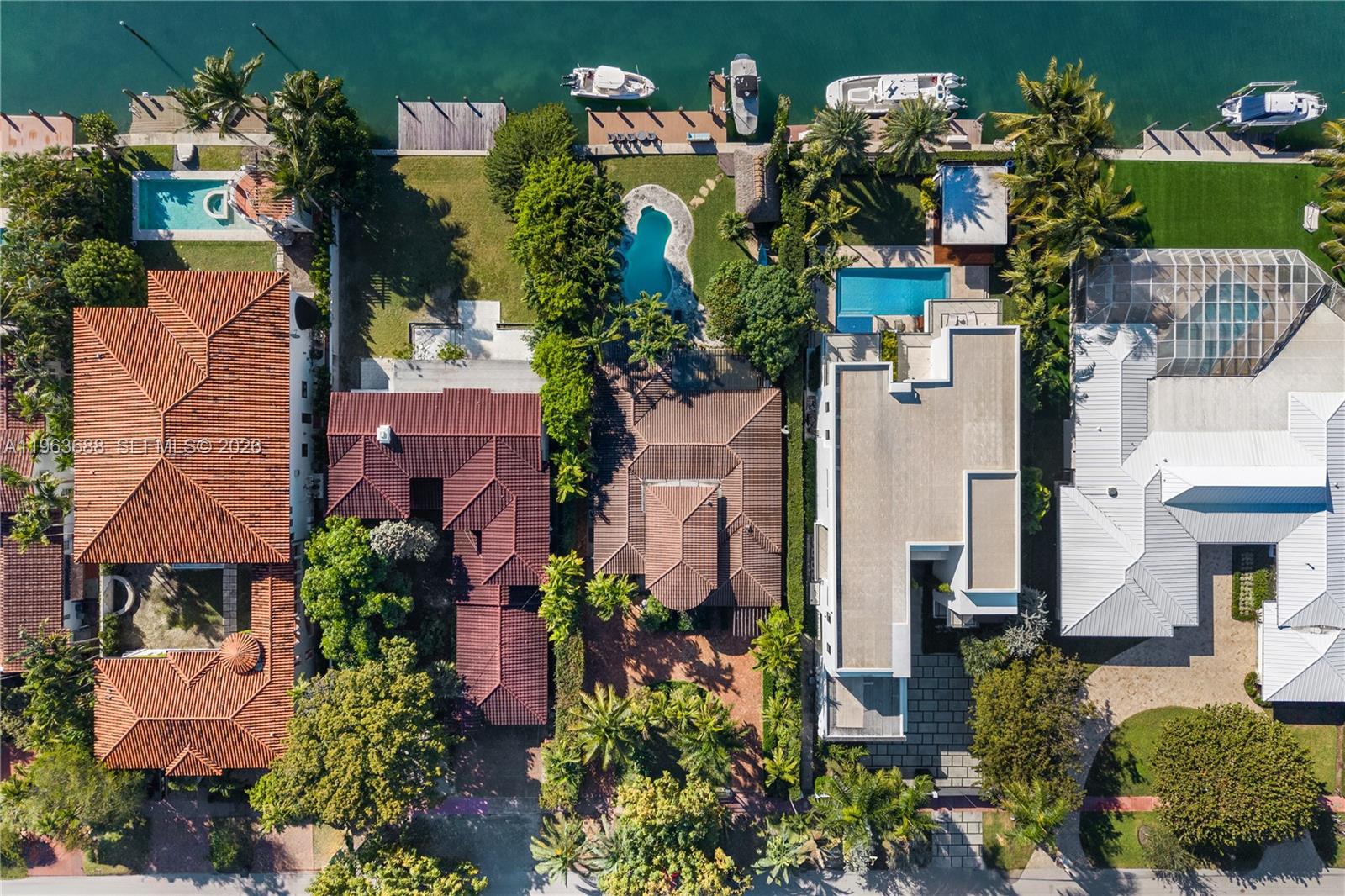 744 Lakeview Dr Miami Beach, FL 33140