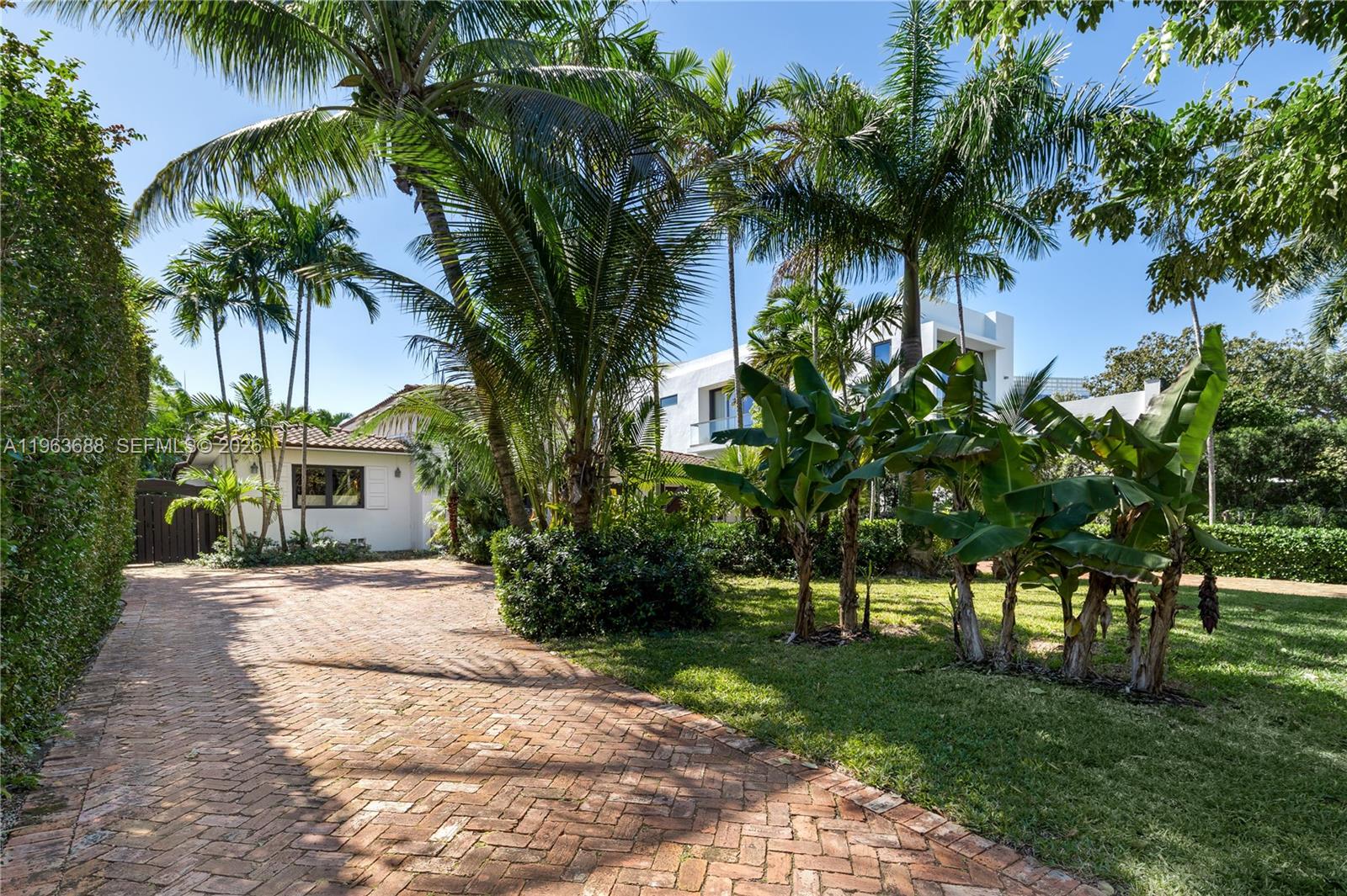 744 Lakeview Dr Miami Beach, FL 33140