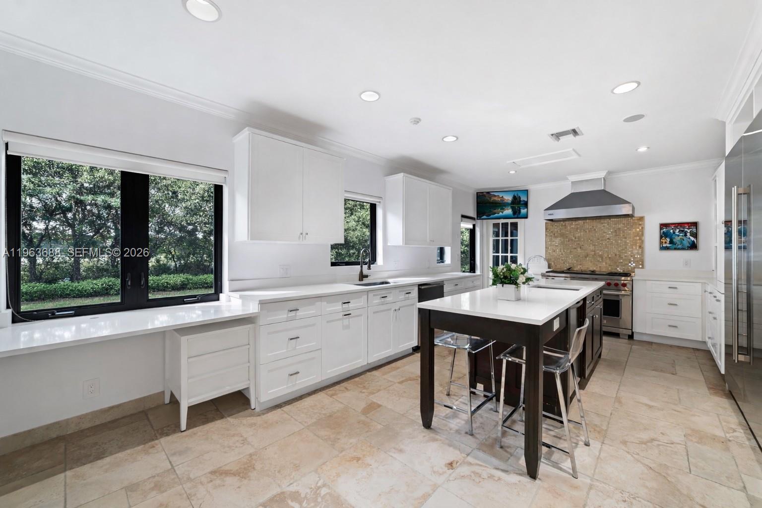 744 Lakeview Dr Miami Beach, FL 33140