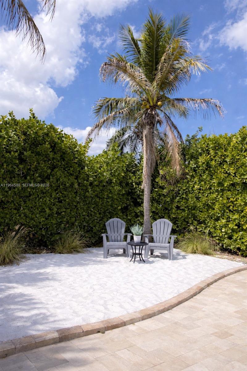 1920 Cedar Ct Weston, FL 33327