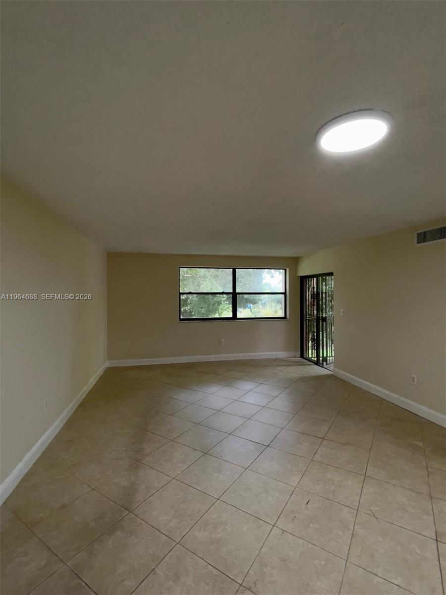 200 W Park Dr #207-1 Miami, FL 33172