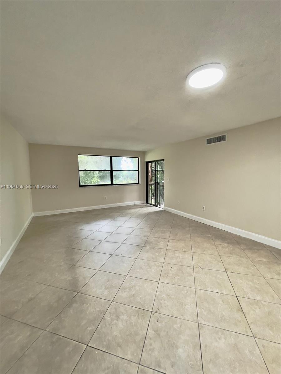 200 W Park Dr #207-1 Miami, FL 33172