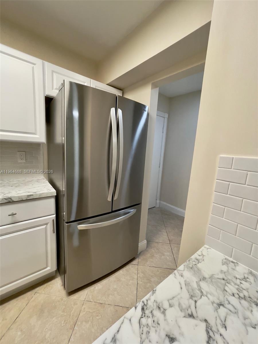 200 W Park Dr #207-1 Miami, FL 33172