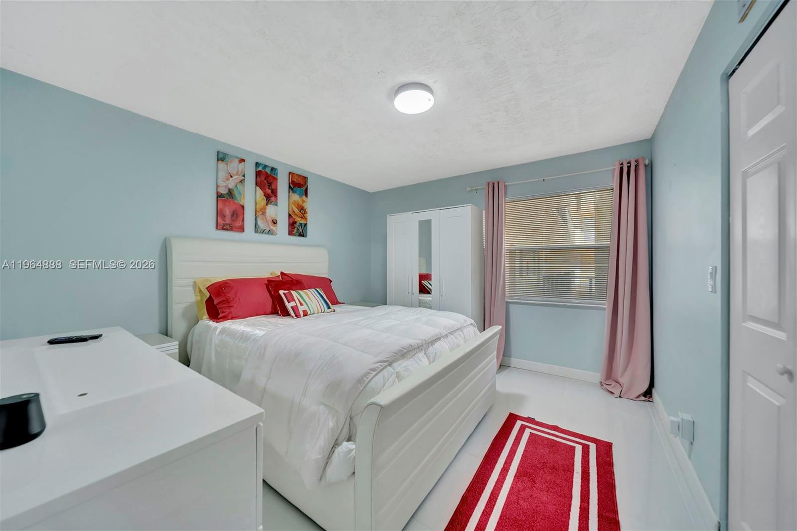 2801 Somerset Dr #215 Lauderdale Lakes, FL 33311