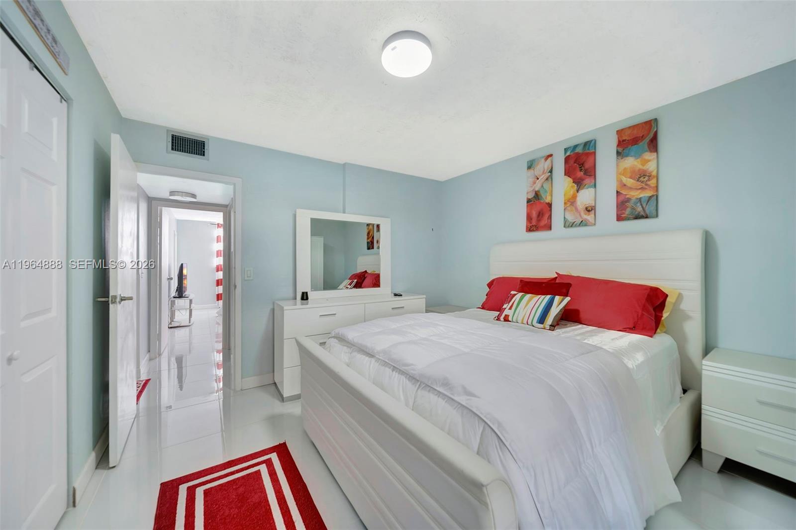 2801 Somerset Dr #215 Lauderdale Lakes, FL 33311