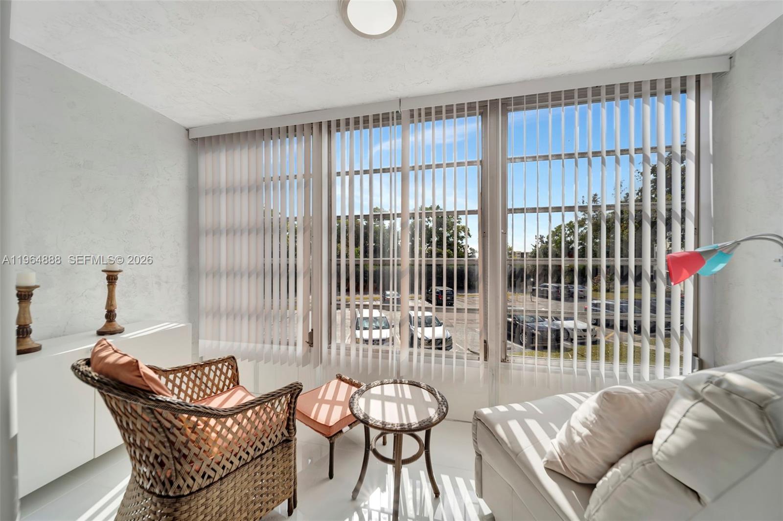 2801 Somerset Dr #215 Lauderdale Lakes, FL 33311