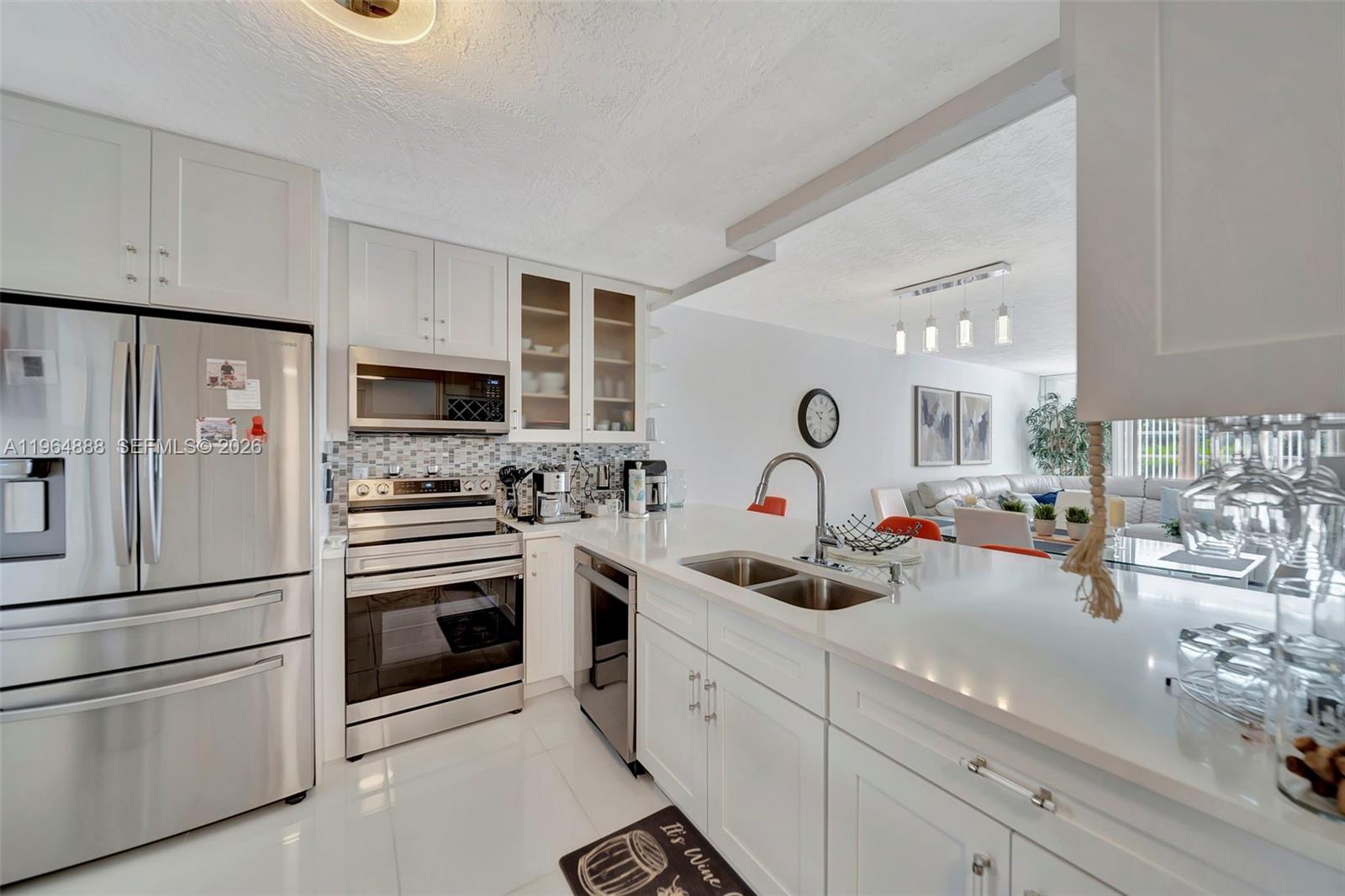 2801 Somerset Dr #215 Lauderdale Lakes, FL 33311