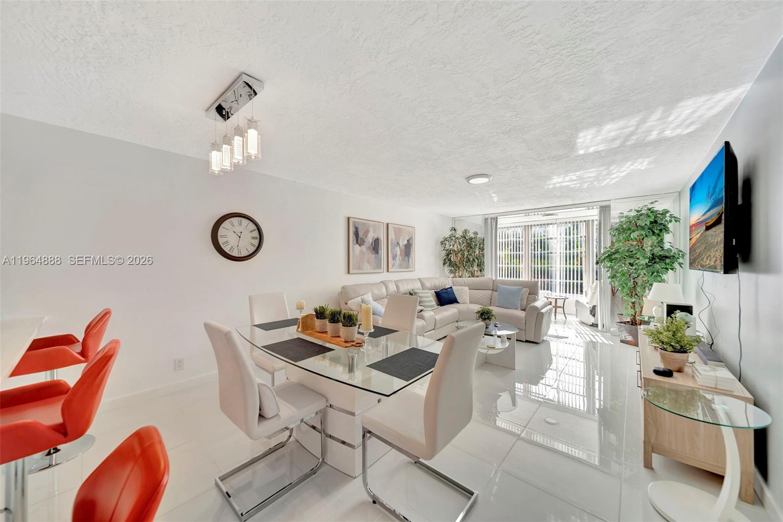 2801 Somerset Dr #215 Lauderdale Lakes, FL 33311