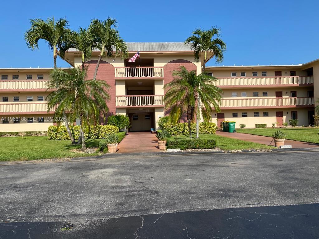 1001 Hillcrest Ct #215