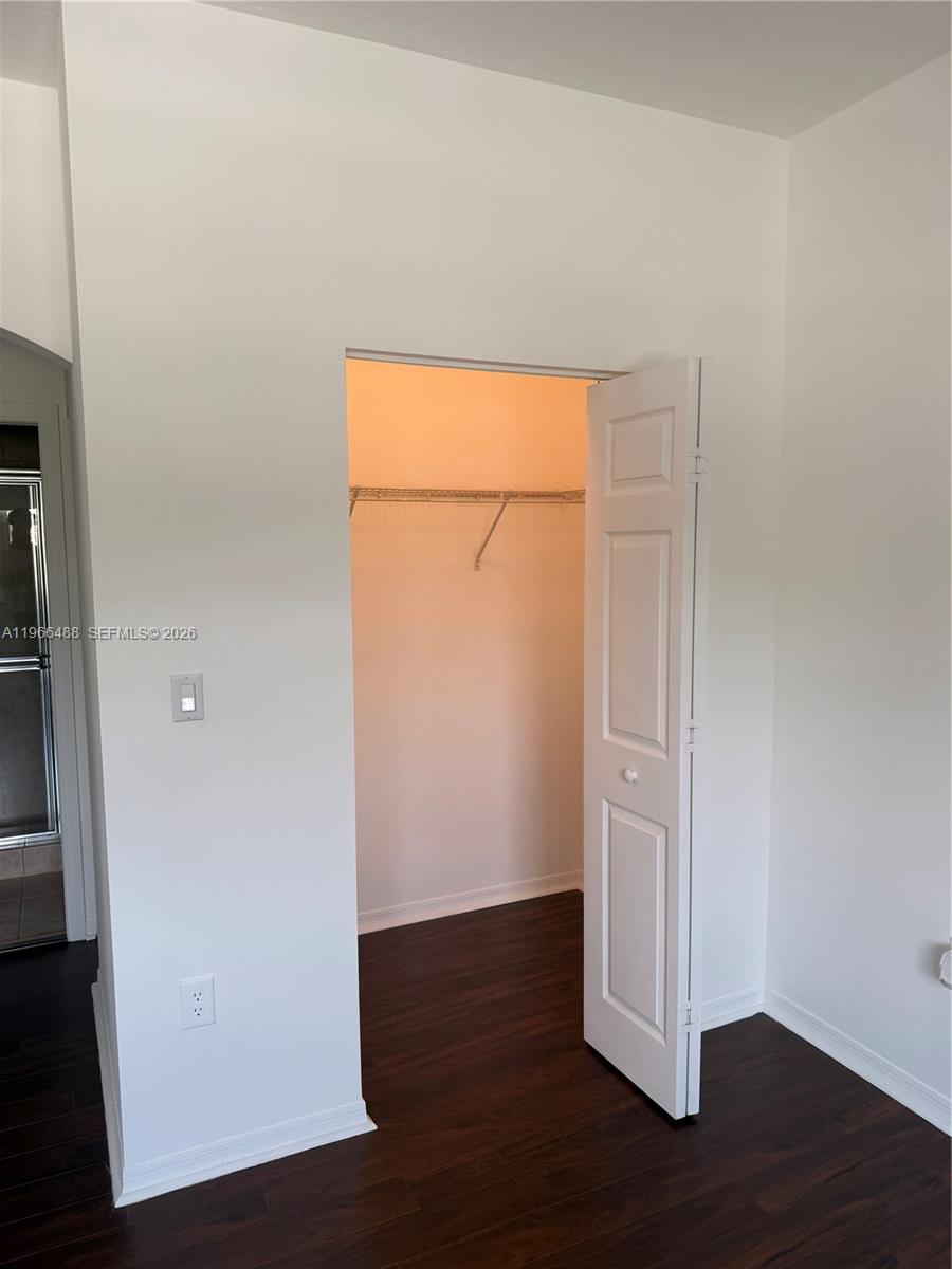 906 SW 143rd Ave Pembroke Pines, FL 33027