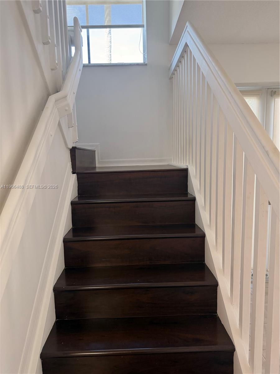 906 SW 143rd Ave Pembroke Pines, FL 33027