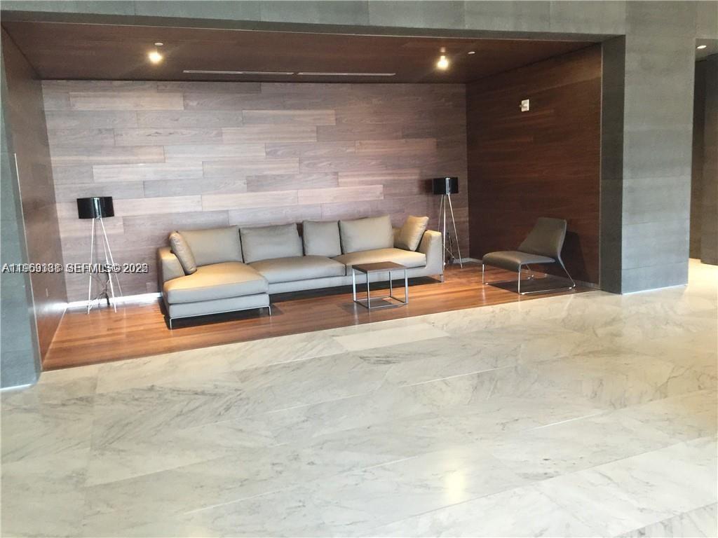 68 SE 6th St #2807 Miami, FL 33131