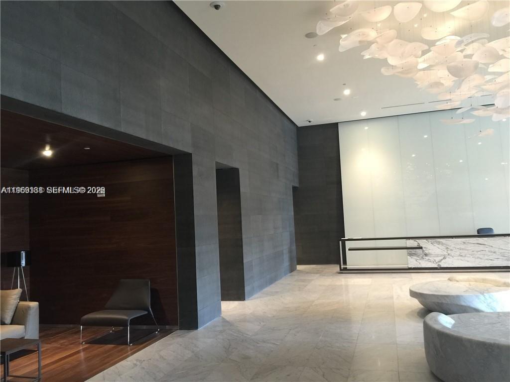 68 SE 6th St #2807 Miami, FL 33131