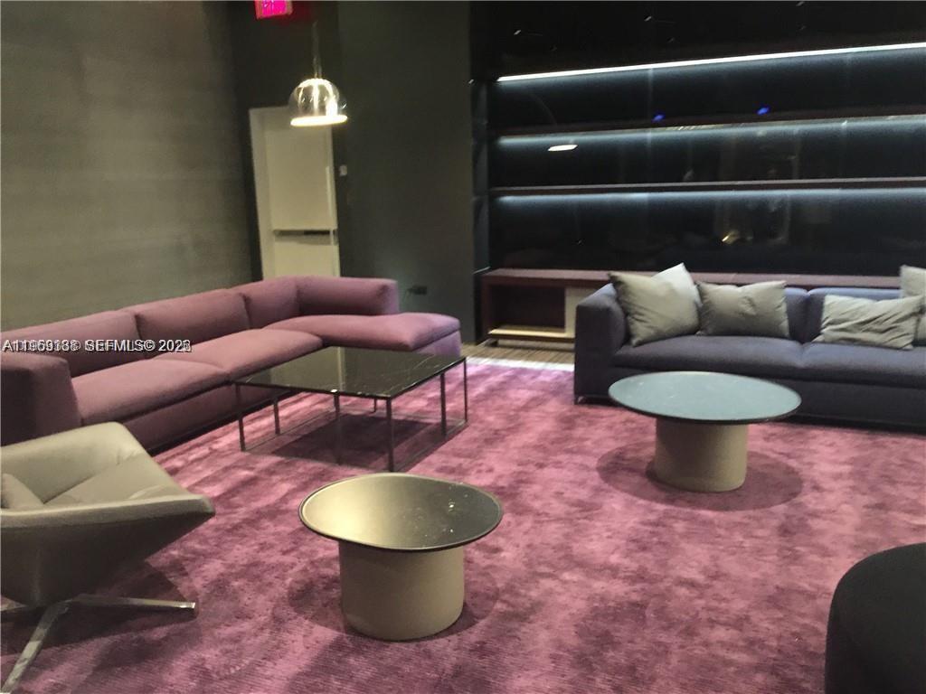 68 SE 6th St #2807 Miami, FL 33131