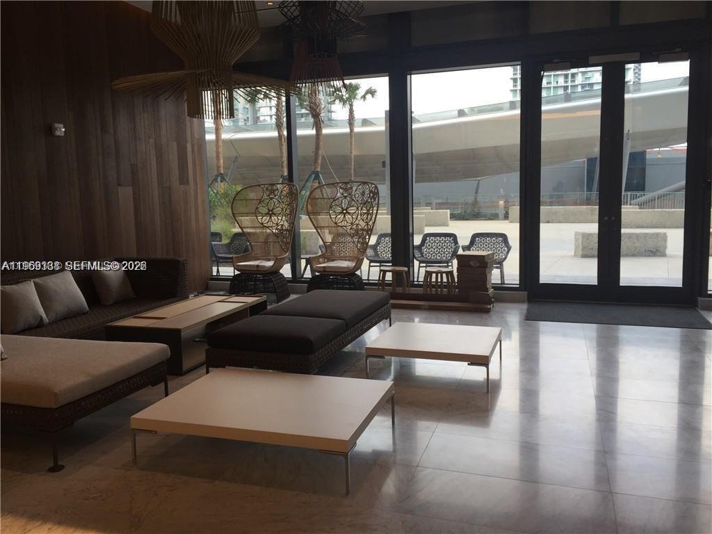 68 SE 6th St #2807 Miami, FL 33131