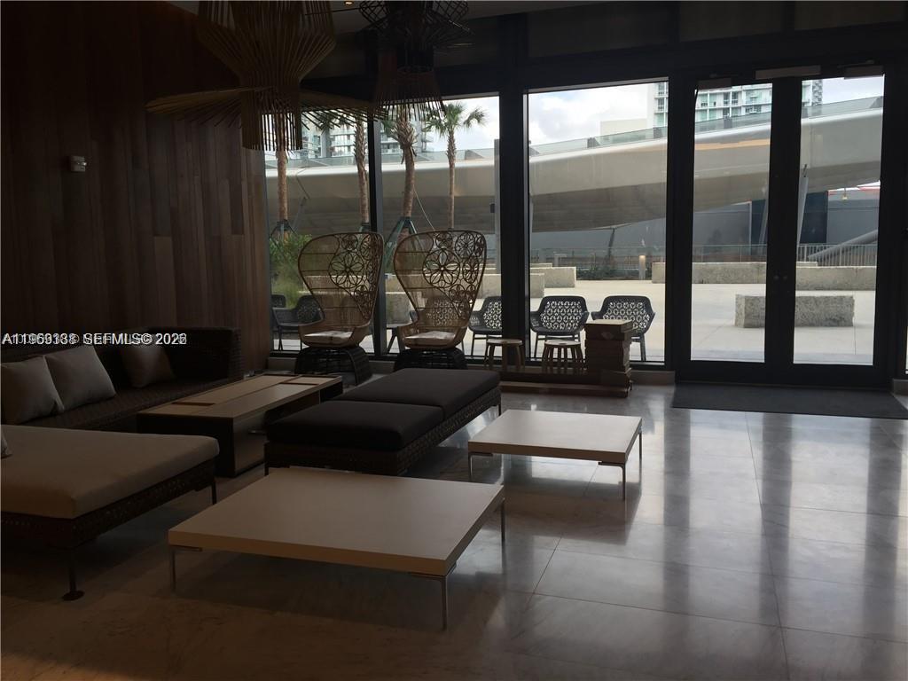 68 SE 6th St #2807 Miami, FL 33131