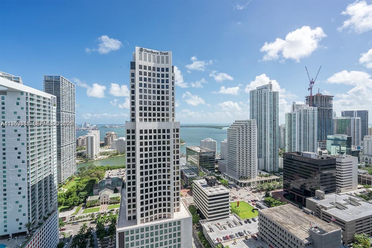 68 SE 6th St #2807 Miami, FL 33131