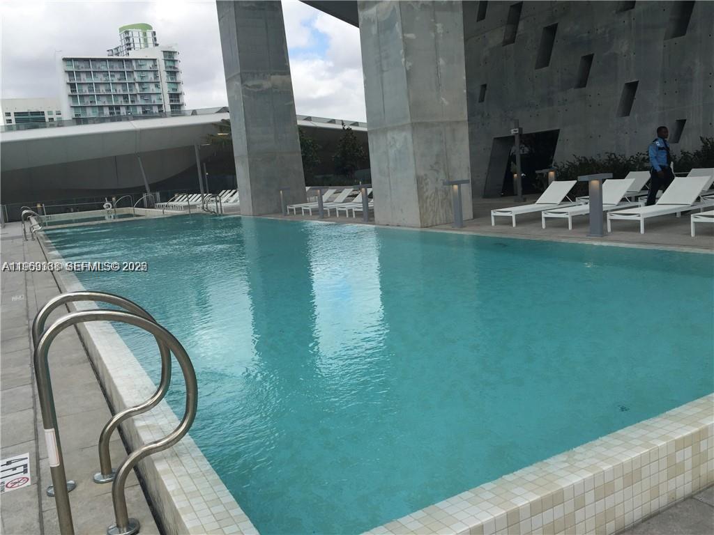 68 SE 6th St #2807 Miami, FL 33131