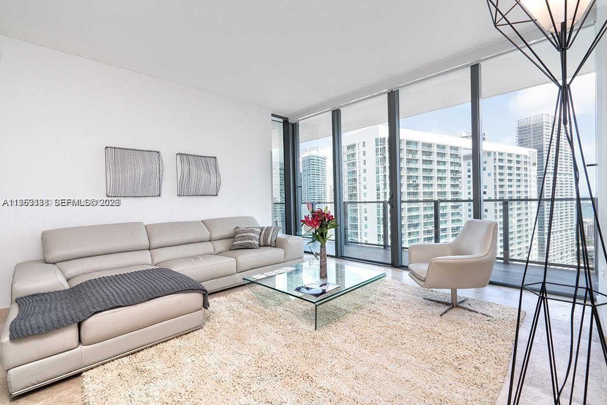 68 SE 6th St #2807 Miami, FL 33131