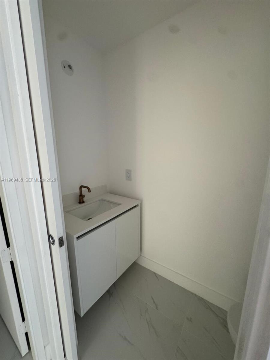 700 NE 24th St #1103 Miami, FL 33137