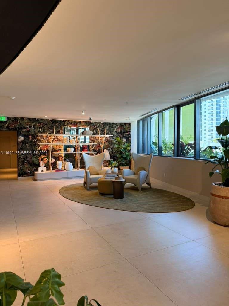 700 NE 24th St #1103 Miami, FL 33137