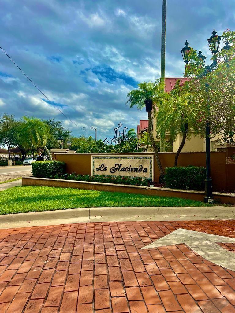 18336 NW 68th Ave #I Hialeah, FL 33015