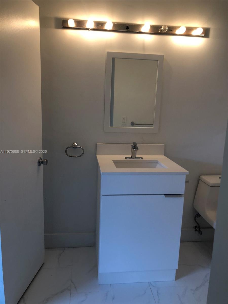 18336 NW 68th Ave #I Hialeah, FL 33015