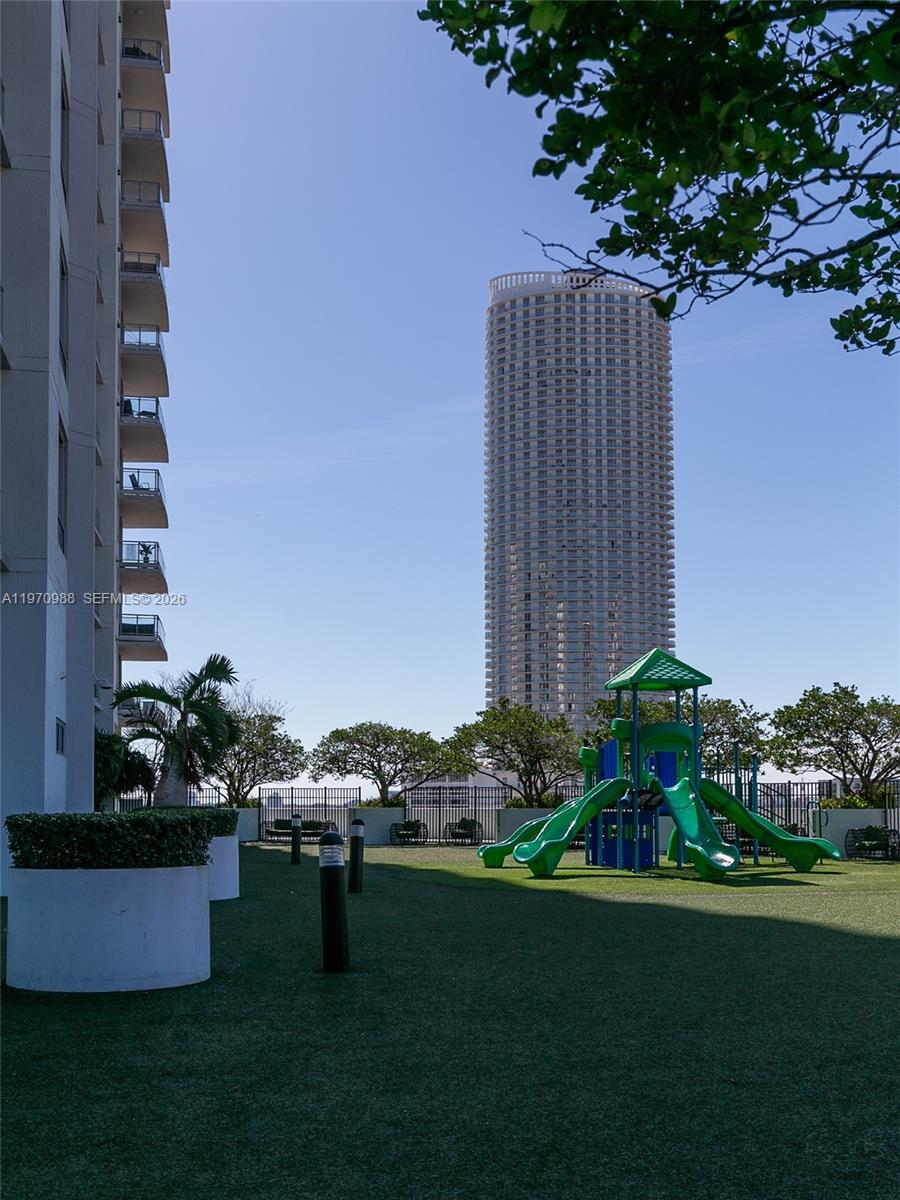 image The Ivy at Riverfront38