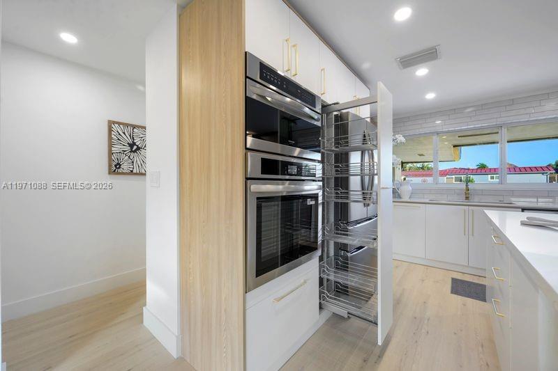 1810 SW 6th Ave Pompano Beach, FL 33060