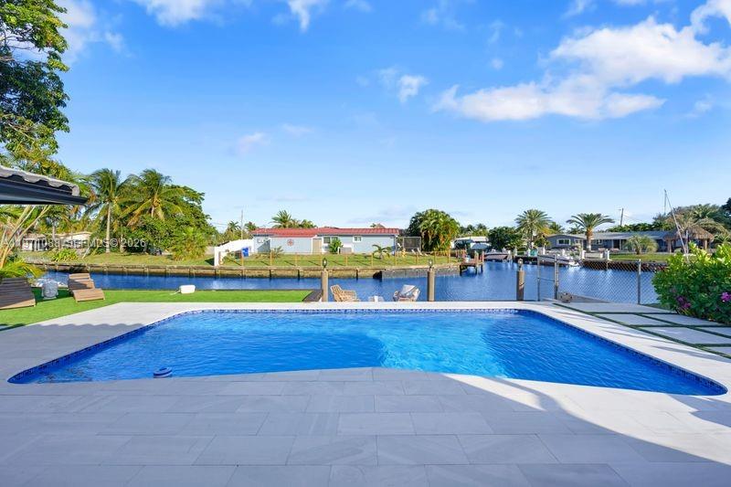 1810 SW 6th Ave Pompano Beach, FL 33060