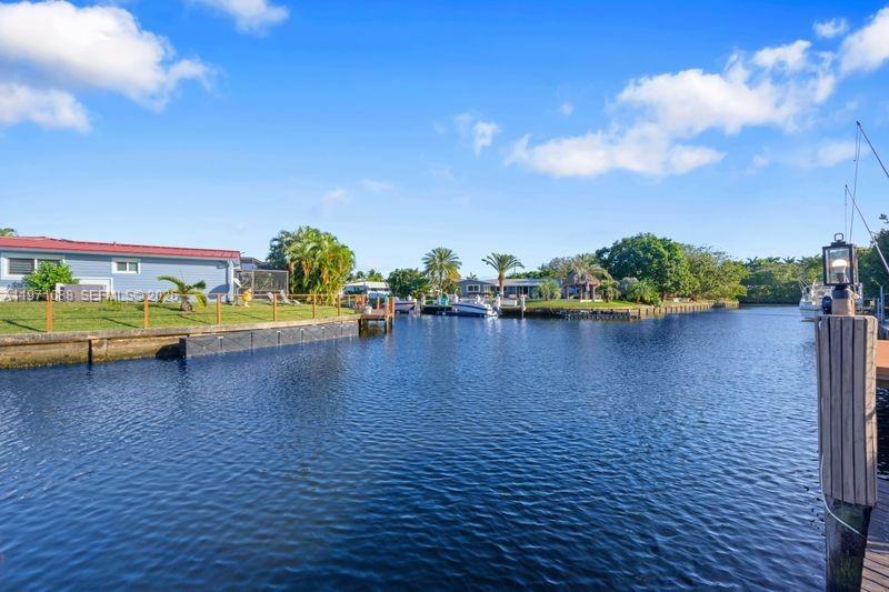 1810 SW 6th Ave Pompano Beach, FL 33060