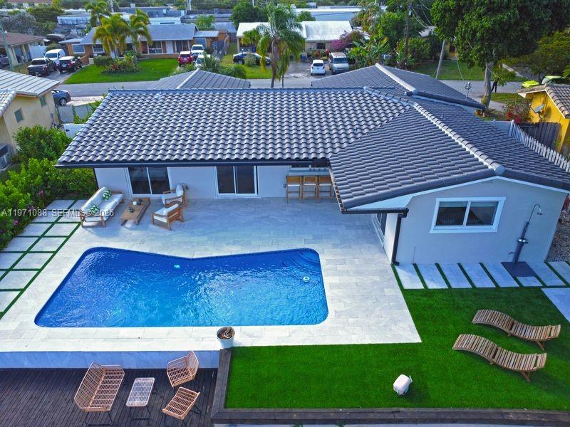 1810 SW 6th Ave Pompano Beach, FL 33060