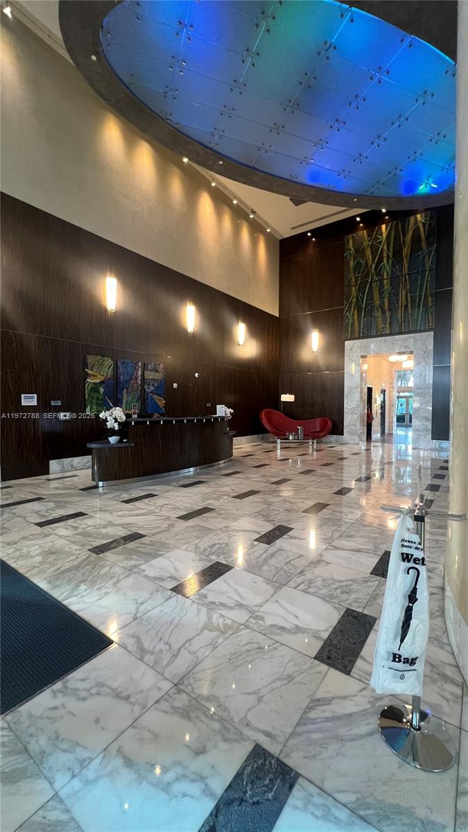 185 SW 7th St #2202 Miami, FL 33130