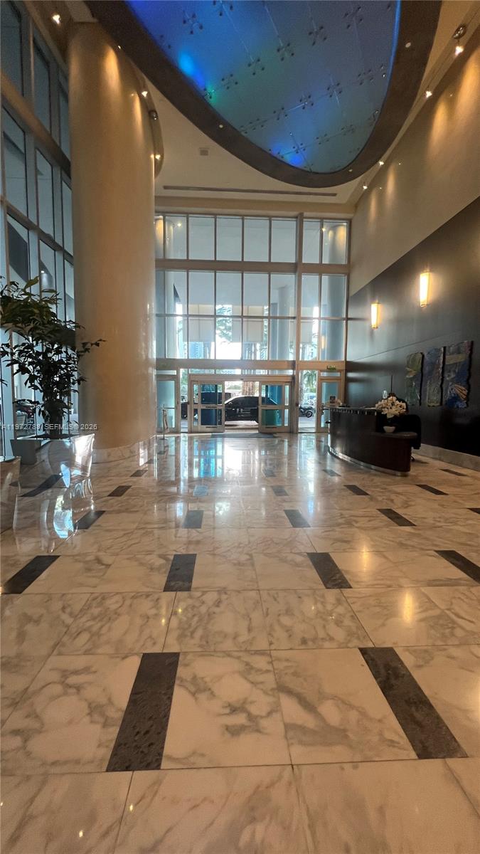 185 SW 7th St #2202 Miami, FL 33130