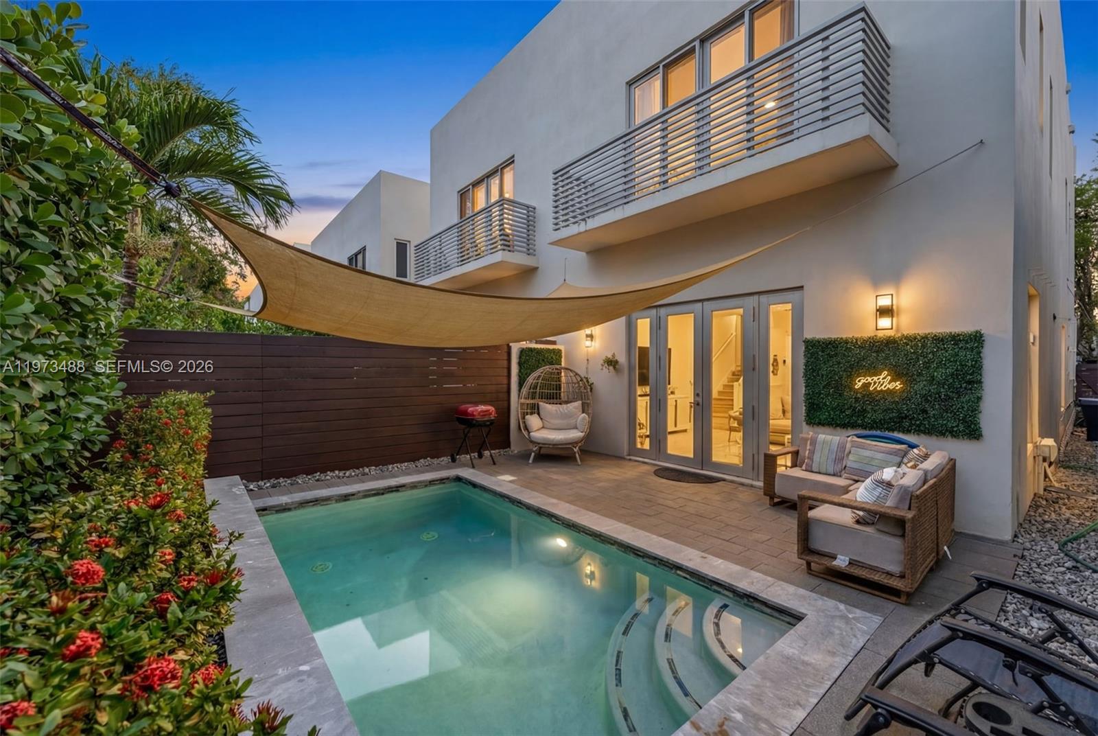 3055 Carter St #3055